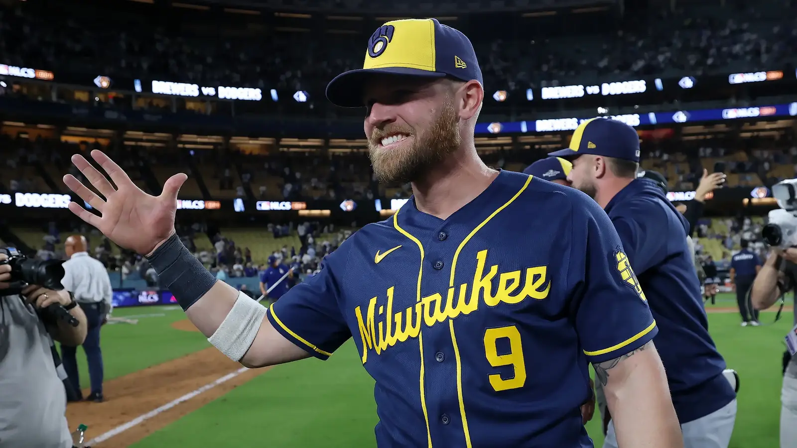 Brewers încheie seceta de 42 ani și se califică pentru World Series