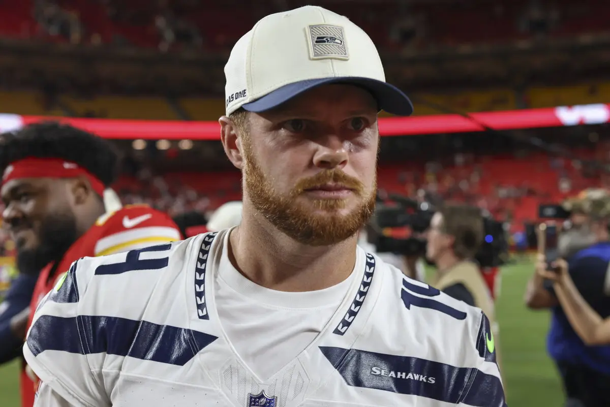 Sam Darnold's Early Season Struggles Draw Criticism de la Seahawks Legenda Richard Sherman