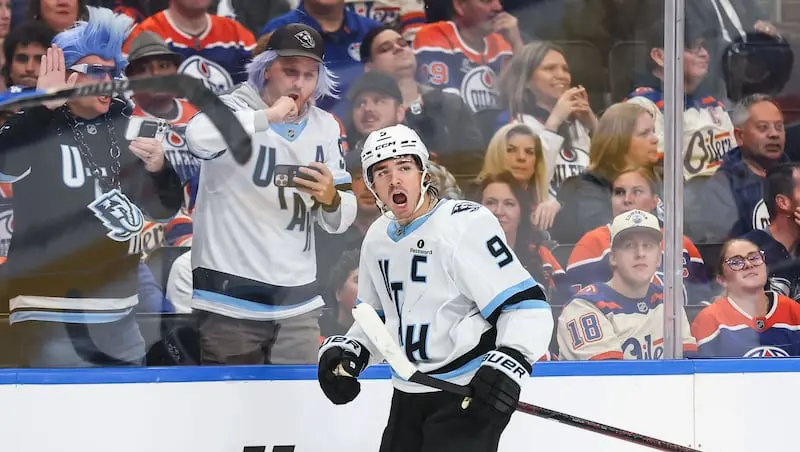 Utah Mammoth a învins Edmonton Oilers 4-2 și a oprit seria invicță a Oilers